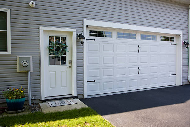 24/7 Emergency Garage Door Panel Replacement experts in Wadesboro, NC